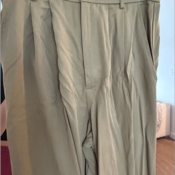 NWT Reformation Mason Pant - size 4 - color: olive oil - Picture 3 of 4